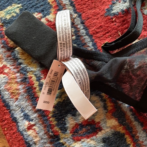 Victoria’s Secret bra - Picture 3 of 3